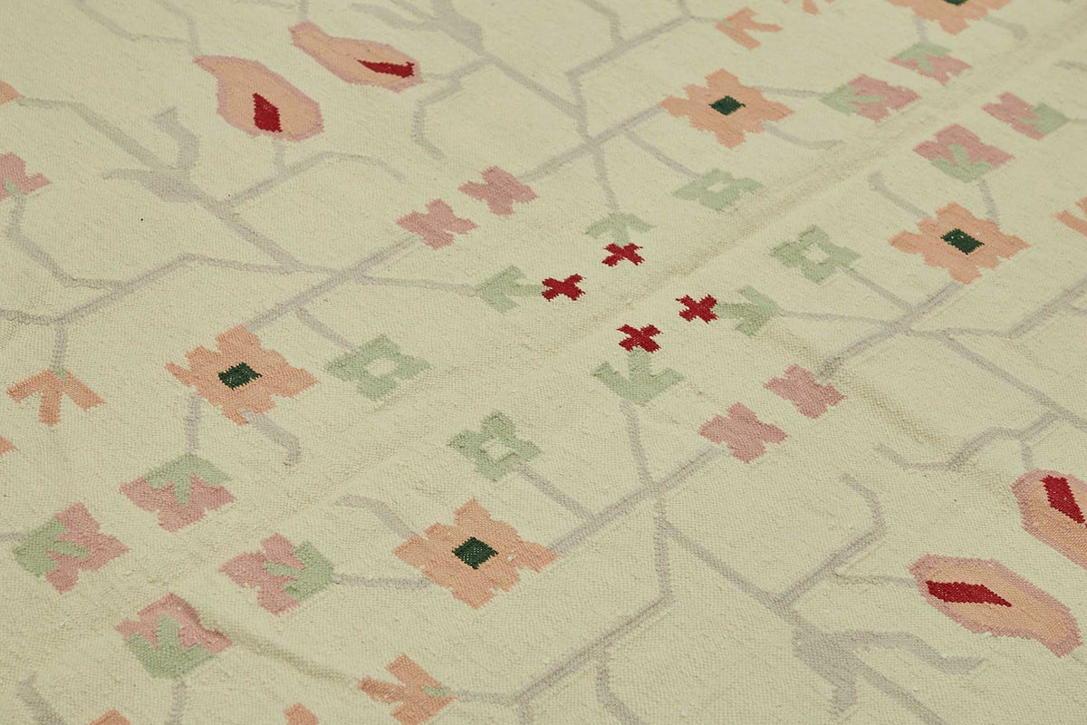 Krovix Modern Kilim Krem ve Koyu Yeşil Geometrik Desenli 248x305 cm – mekânda kullanım