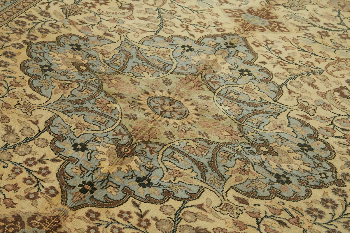 Javrik Kahverengi Halı 6 m² Madalyon Göbekli Vintage El Dokuma 200x306 cm – mekânda kullanım
