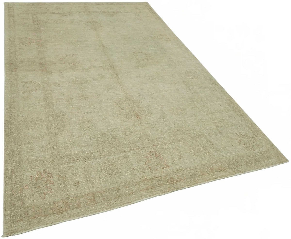 Vamave Madalyon Desenli Bej ve Açık Kahve Tonlu Uşak Halısı 162x270 cm – genel görünüm