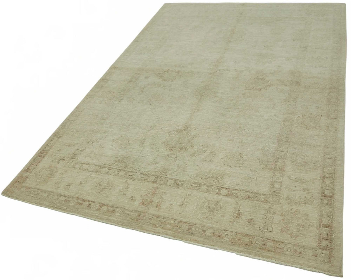 Vamave Madalyon Desenli Bej ve Açık Kahve Tonlu Uşak Halısı 162x270 cm – doku yakın çekim