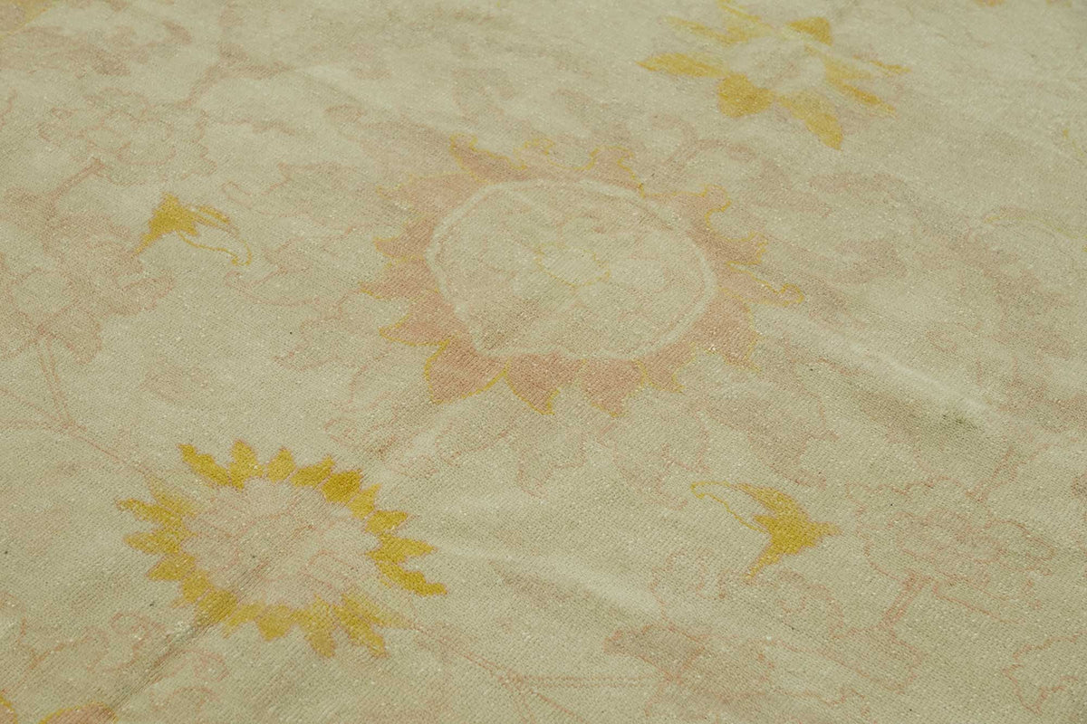 Vamave Düz Bej Halı Uşak Madalyon Desenli Vintage 188x255 cm – mekânda kullanım