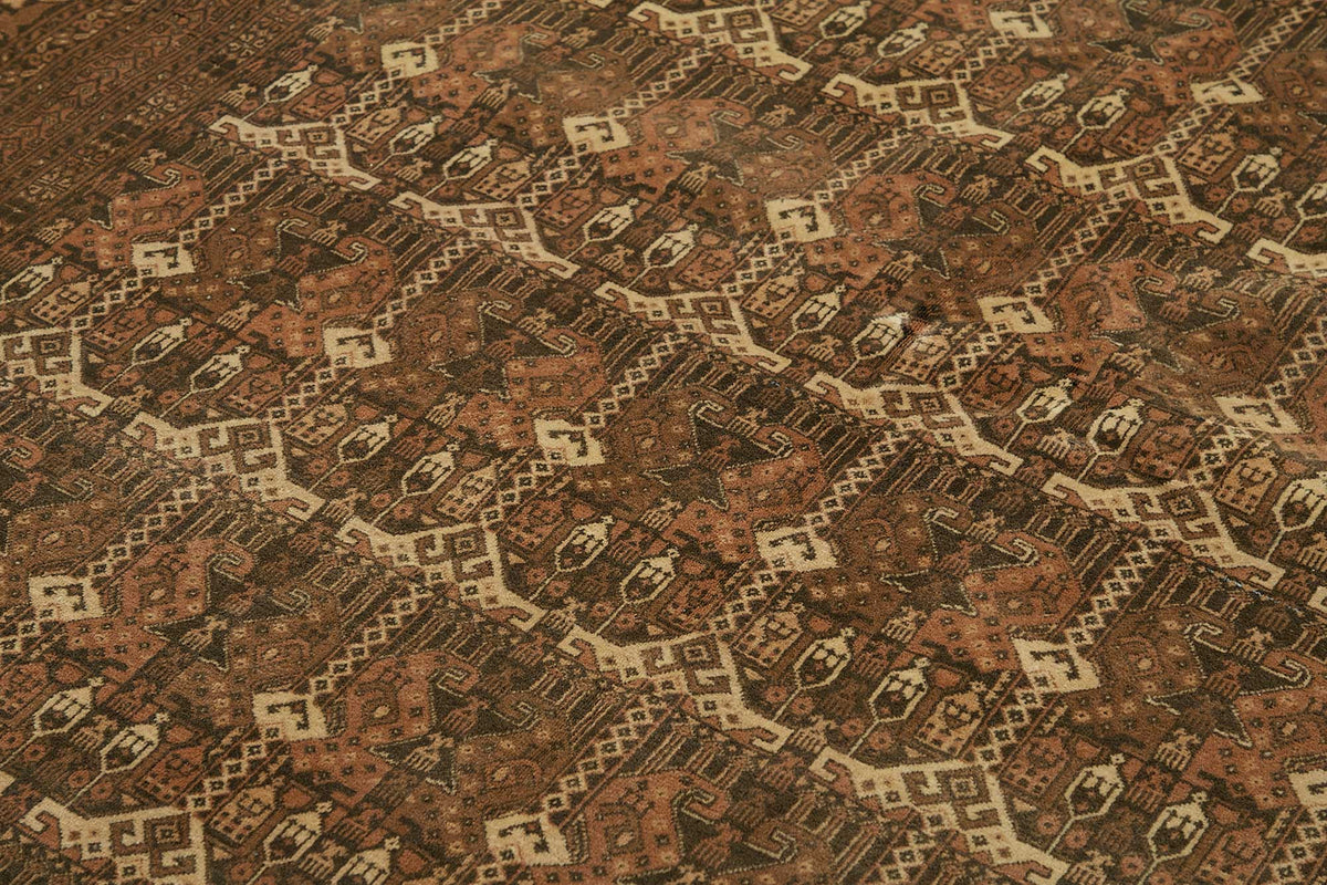 Vamave Geometrik Desenli Kahverengi Uşak El Dokuma Halı 207x302 cm – mekânda kullanım