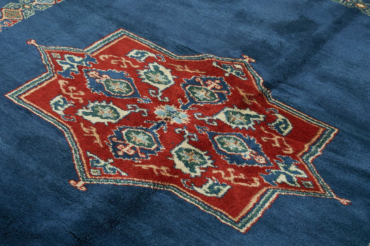 Vamave Lacivert Kırmızı Madalyon Göbek Uşak El Dokuma Halı 188x236 cm – mekânda kullanım