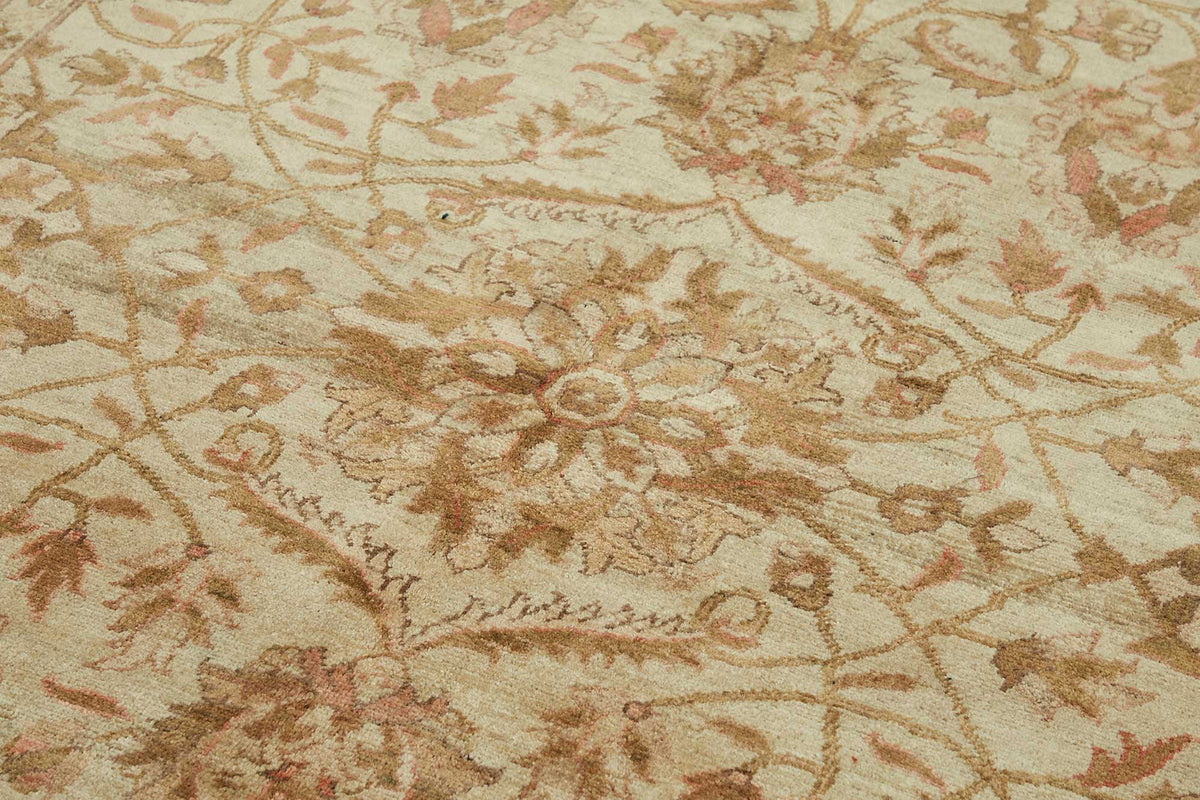 Vamave Kahverengi Halı 6 m2 Uşak El Dokuma Çiçekli 186x254 cm – mekânda kullanım