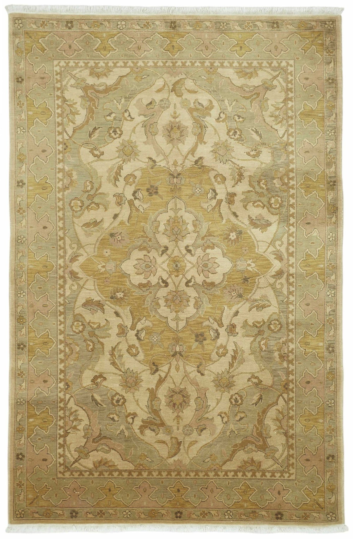 Vamave Bej ve Altın Rengi Madalyon Desenli Uşak Halısı 174x268 cm