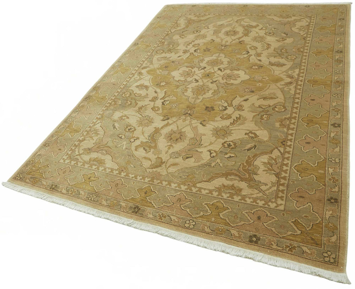 Vamave Bej ve Altın Rengi Madalyon Desenli Uşak Halısı 174x268 cm – doku yakın çekim
