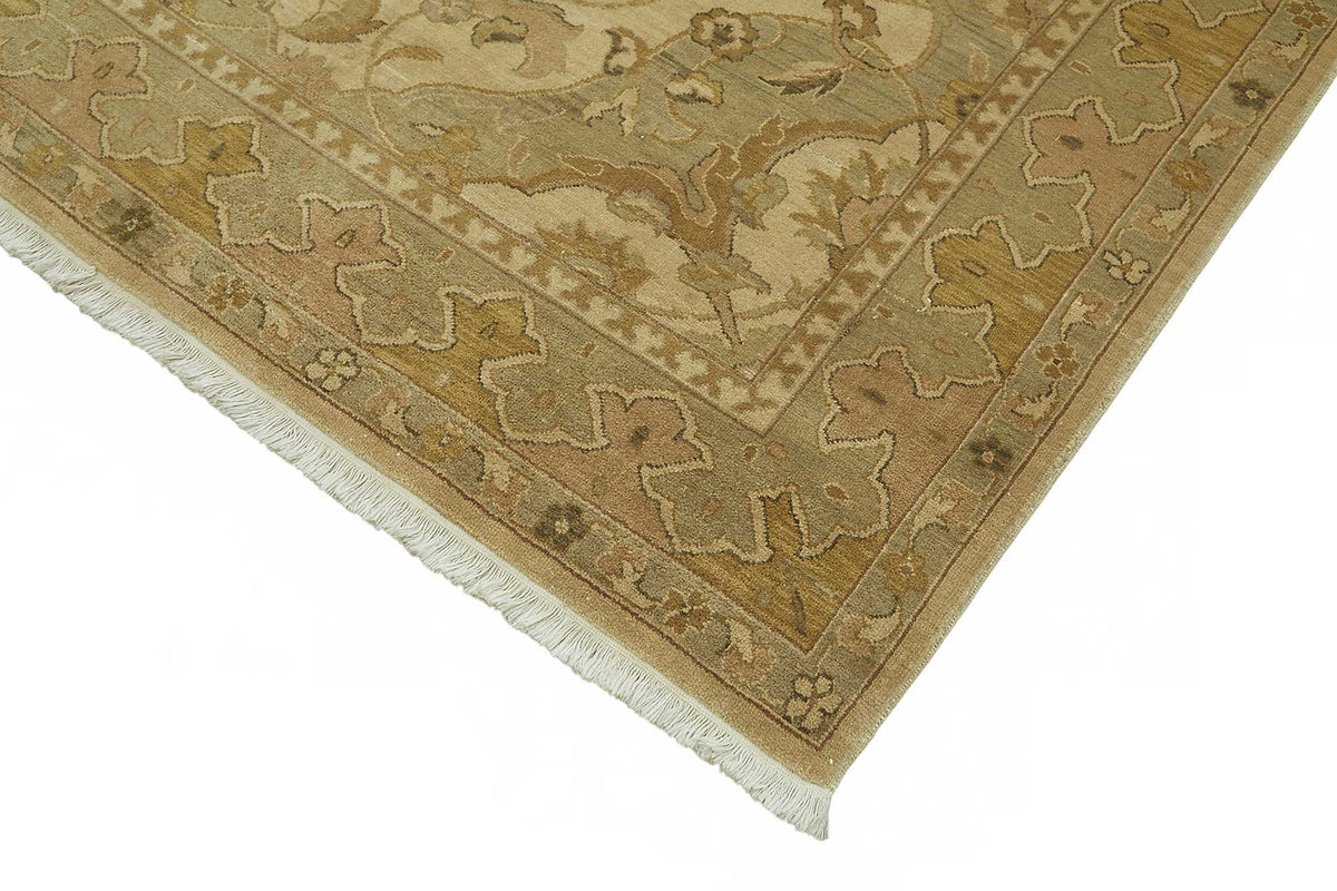 Vamave Bej ve Altın Rengi Madalyon Desenli Uşak Halısı 174x268 cm – detay görünümü