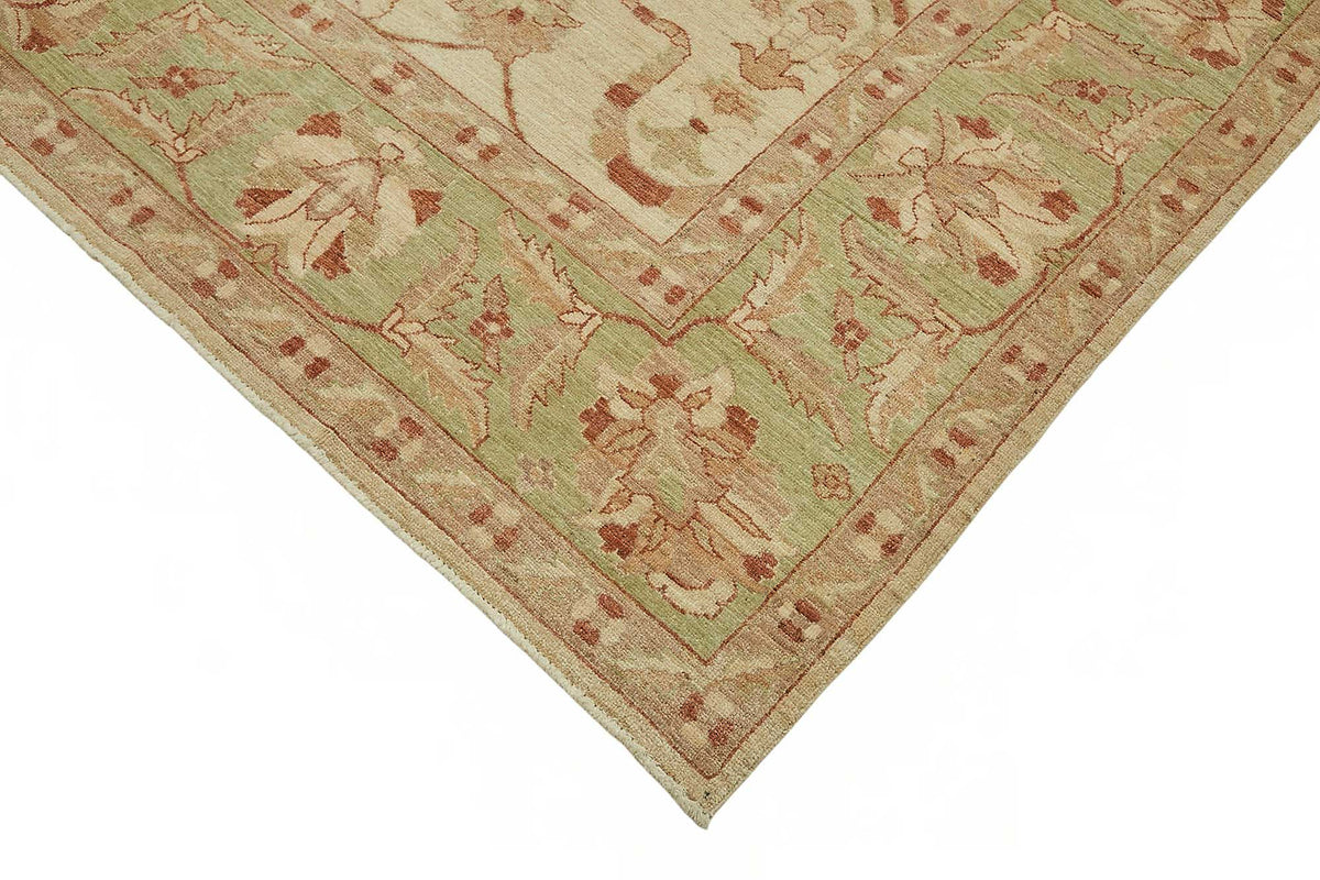 Vamave Uşak Halısı Yeşil ve Krem Çiçekli Düz Yeşil Halı 247x318 cm – detay görünümü