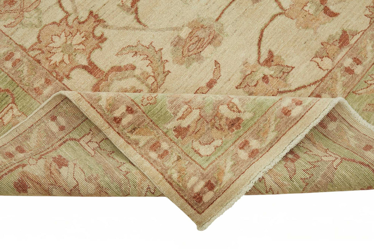 Vamave Uşak Halısı Yeşil ve Krem Çiçekli Düz Yeşil Halı 247x318 cm – kenar detayı