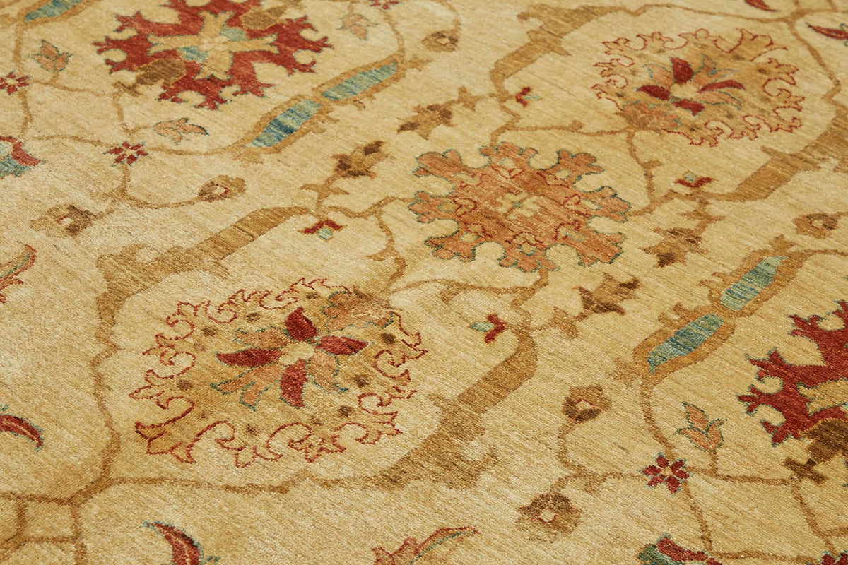 Vamave Düz Kahverengi Halı Uşak El Dokuması Çiçekli 246x310 cm – mekânda kullanım