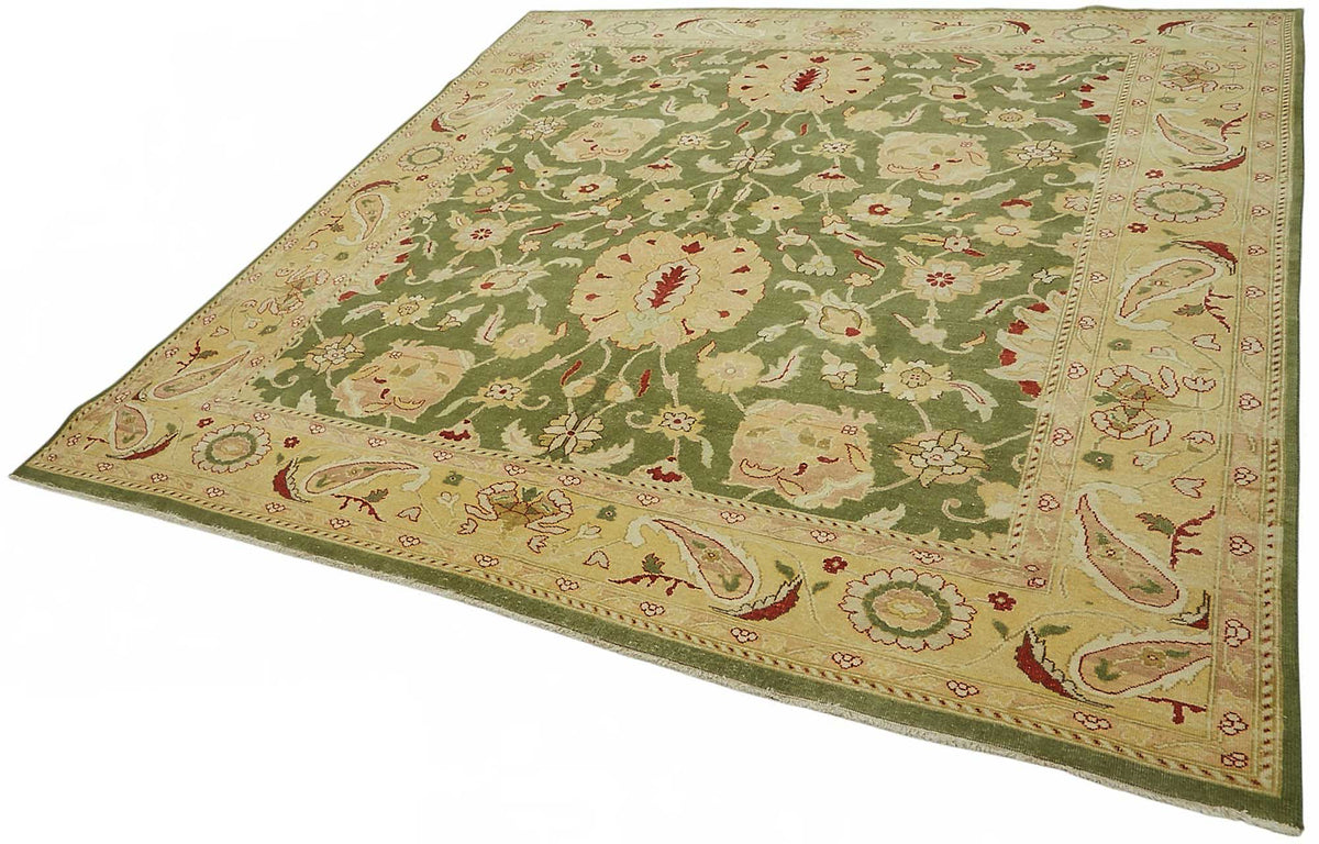 Vamave Yeşil Sarı Çiçekli Uşak El Dokuma Halı 250x250 cm – doku yakın çekim