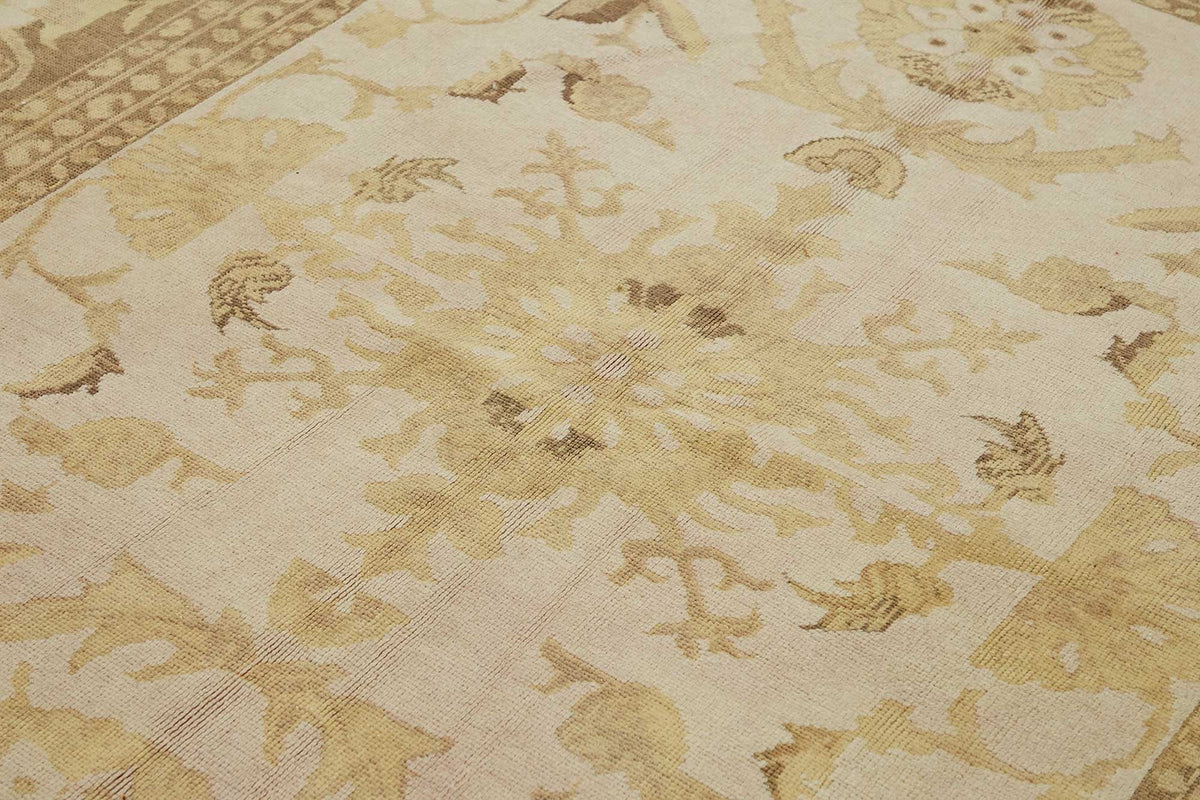 Vamave Uşak El Dokuma Bej ve Kahverengi Çiçekli Halı 240x290 cm 49159 – mekânda kullanım