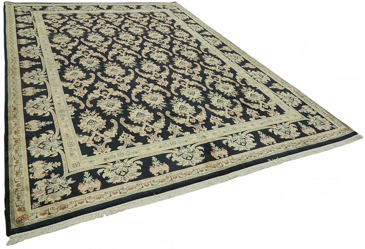 Vamave Uşak Halı Lacivert Bej Çiçek Desenli El Dokuması 256x373 cm – genel görünüm