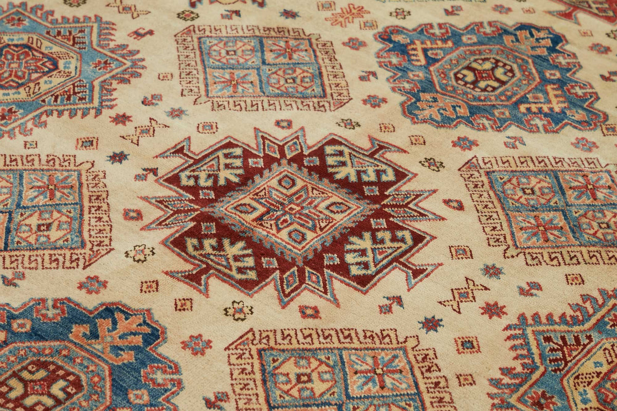 Vamave Madalyon Desenli Kırmızı Dokuma Uşak Halısı 273x342 cm – mekânda kullanım