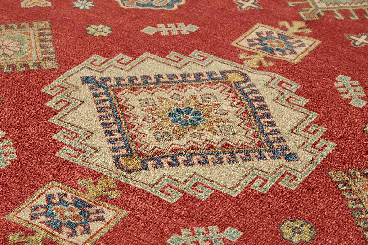 Vamave Kırmızı Bej Geometrik Desenli Uşak El Dokuma Halı 257x366 cm – mekânda kullanım