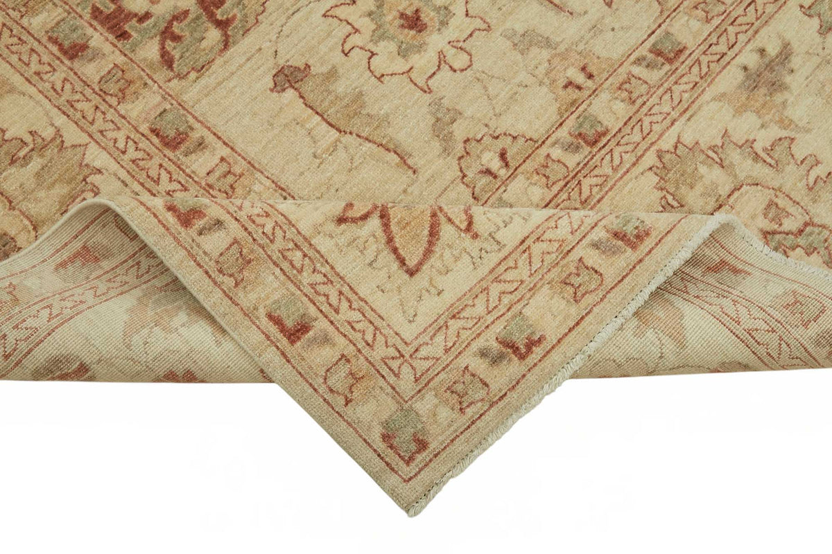 Vamave Kahverengi ve Bej Çiçekli Vintage Uşak Halı 266x377 cm – kenar detayı