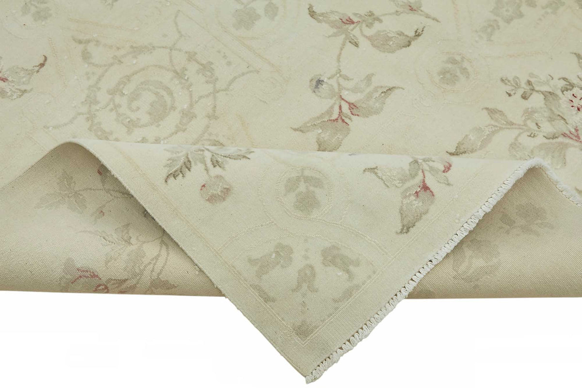 Rusvo Krem Bej Halı: Çiçek Desenli Vintage El Dokuma 258x358 cm 49219 – kenar detayı