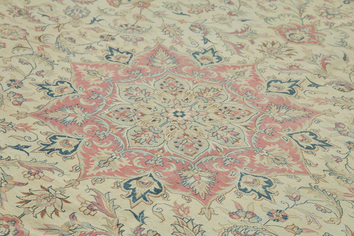 Rusvo Pembe Vintage Halı Klasik Madalyon Desenli 301x420 cm 49222 – mekânda kullanım