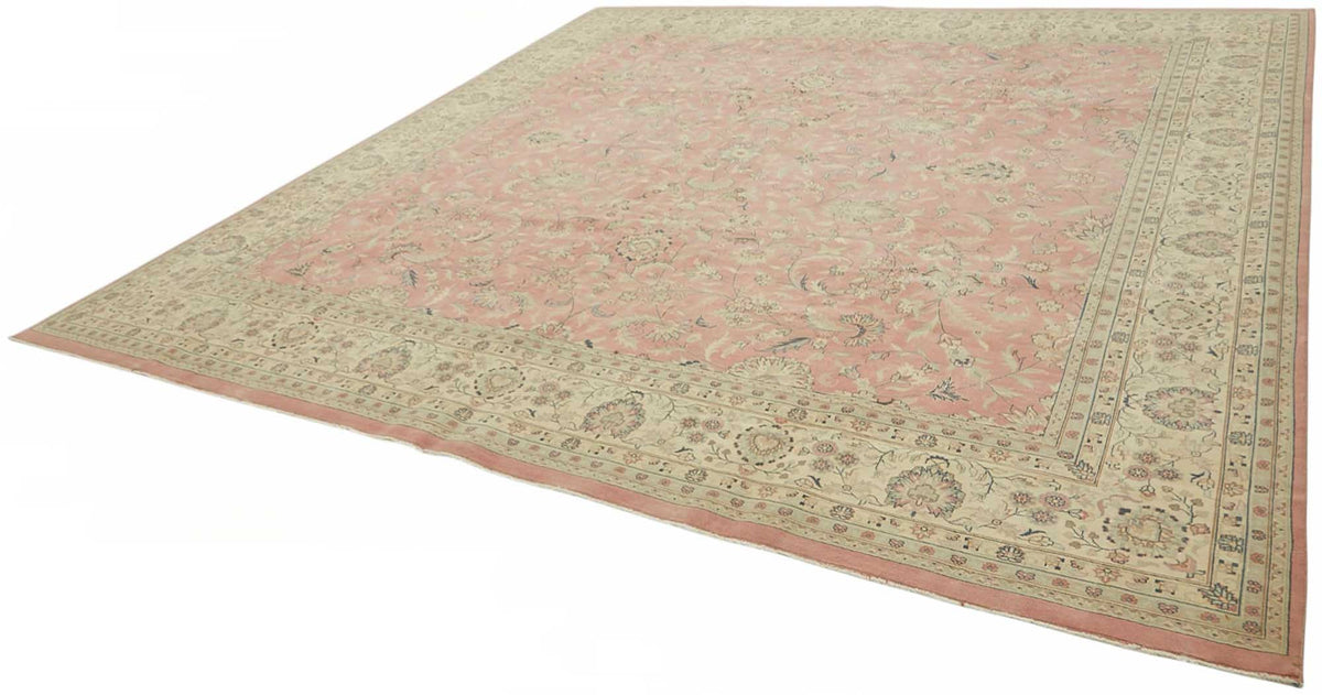 Rusvo Vintage Toz Pembe Halı Çiçek Desenli Kare Formda 360x362 cm – doku yakın çekim