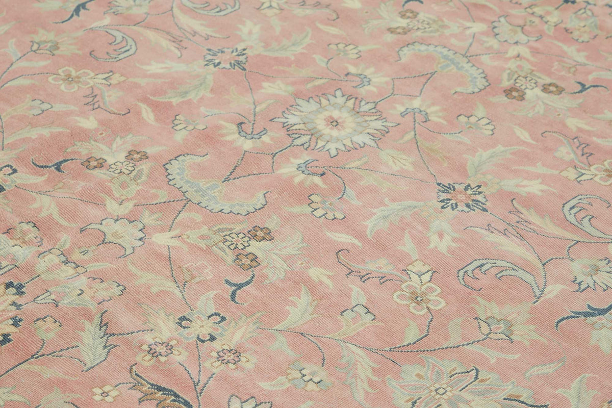Rusvo Vintage Toz Pembe Halı Çiçek Desenli Kare Formda 360x362 cm – mekânda kullanım