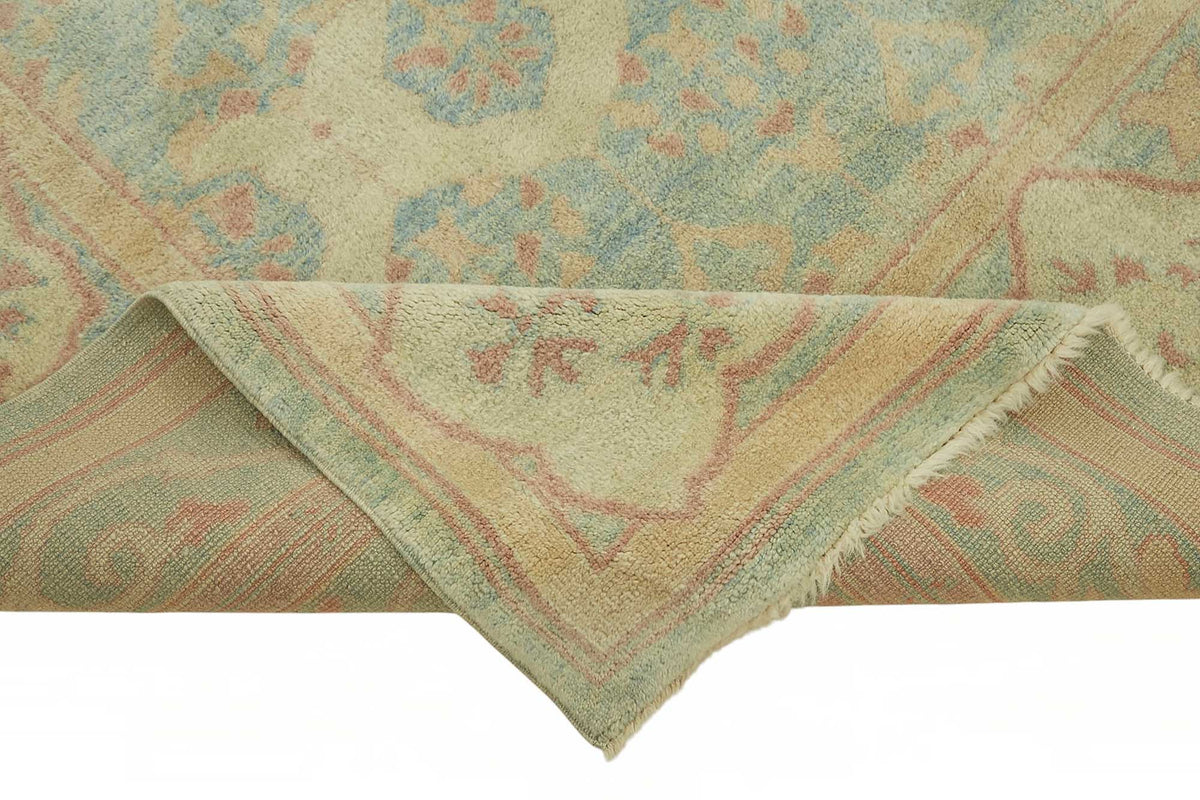 Vamave Açık Mavi ve Krem Çiçek Desenli Uşak Halısı 266x377 cm – kenar detayı
