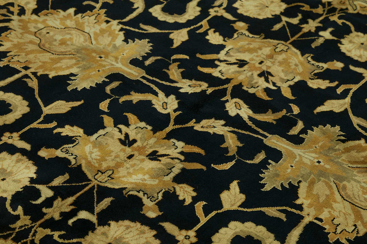 Vamave Siyah Zeminli Gold Çiçek Desenli Yün Uşak Halı 280x363 cm – mekânda kullanım