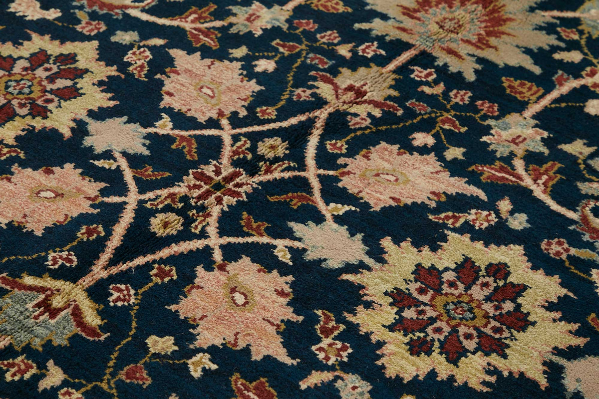 Vamave Lacivert Çiçekli Pamuk ve Yün Uşak Halısı 267x357 cm – mekânda kullanım