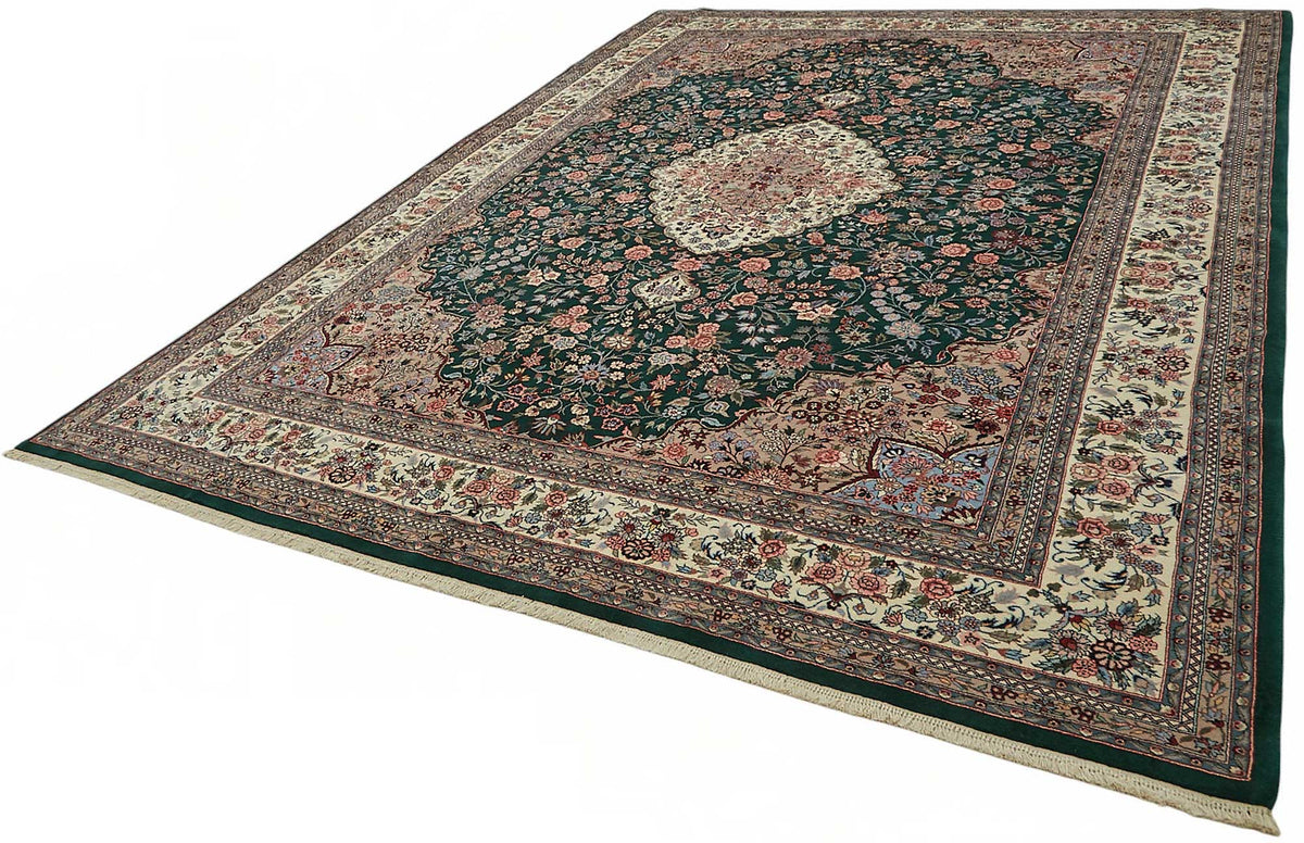 Vamave Zümrüt Yeşili ve Bej Çiçekli Yün Uşak Halısı 295x417 cm – doku yakın çekim