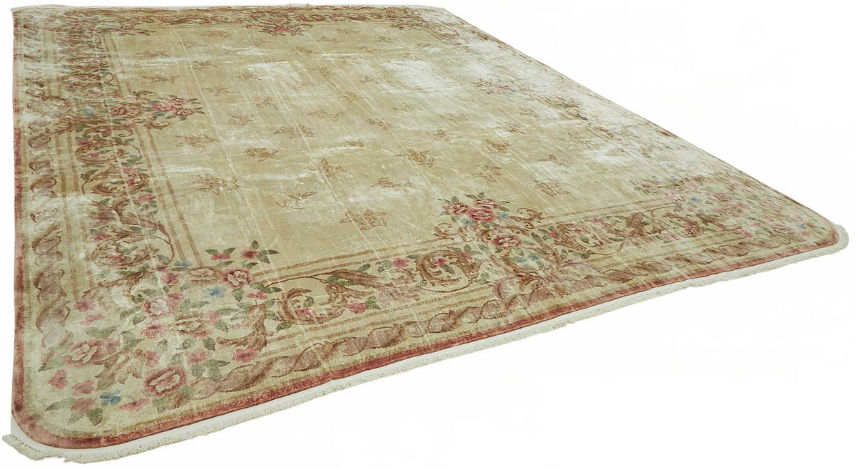 Vamave Bej Pembe Çiçekli Uşak El Dokuma Halı 362x443 cm – genel görünüm