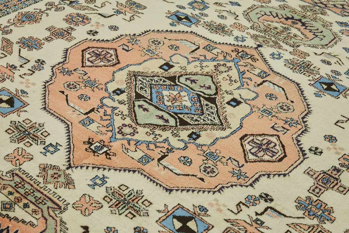 Vamave Uşak Krem Geometrik Desenli El Dokuma Halı 270x350 cm 49265 – mekânda kullanım