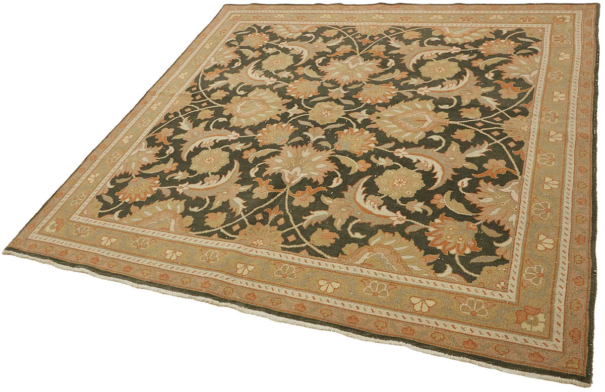 Rusvo Çiçek Desenli Siyah ve Bej El Dokuma Halı 185x185 cm – doku yakın çekim