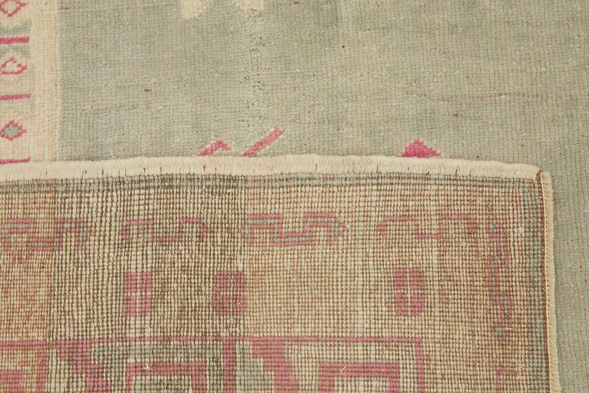 Kavale Gri Pembe Geometrik Desenli Etnik El Dokuma Halı 225x300 cm – arka yüz görünümü