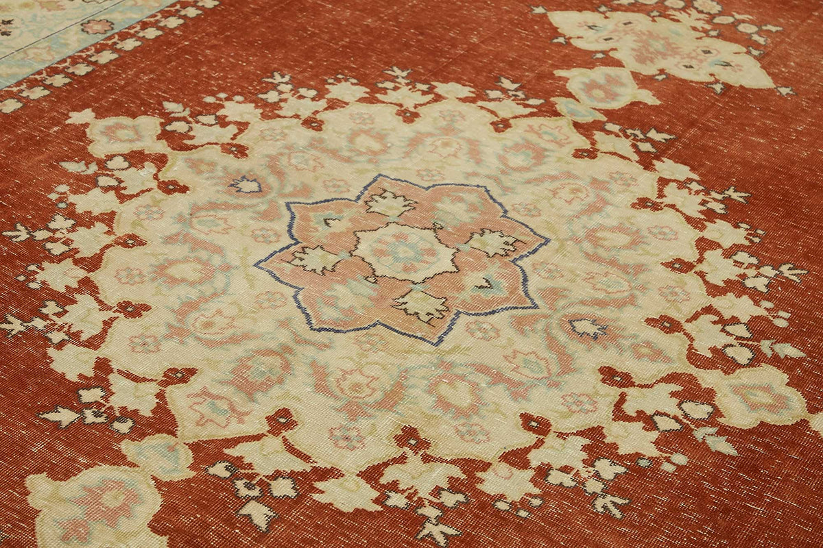Rusvo Kırmızı Bej Madalyon Desenli Klasik El Dokuma Halı 264x383 cm – mekânda kullanım