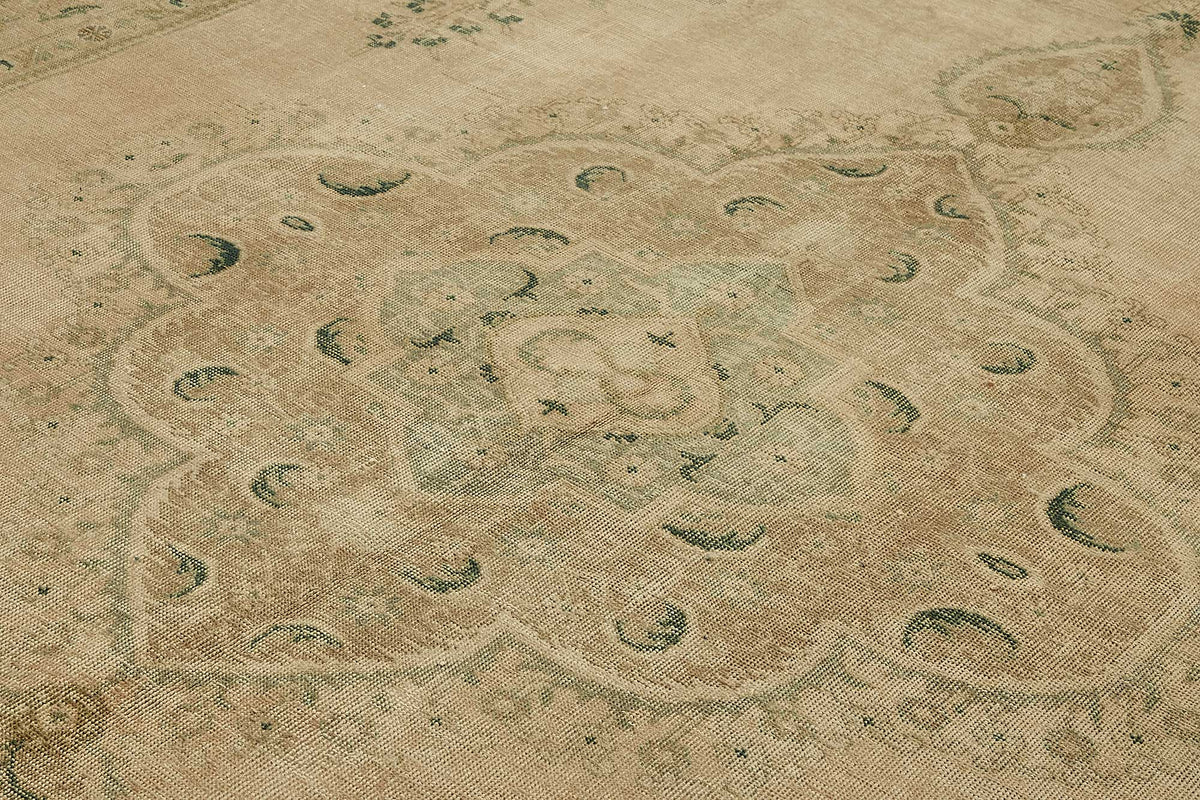 Rusvo Vintage Bej ve Yeşil Madalyon Desenli El Dokuma Halı 295x388 cm – mekânda kullanım