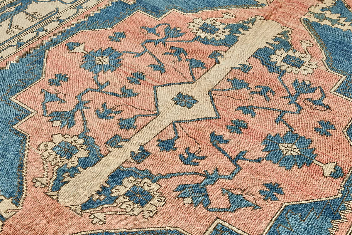 Kavale Vintage Pembe Mavi Geometrik Desenli El Dokuma Halı 230x320 cm – mekânda kullanım