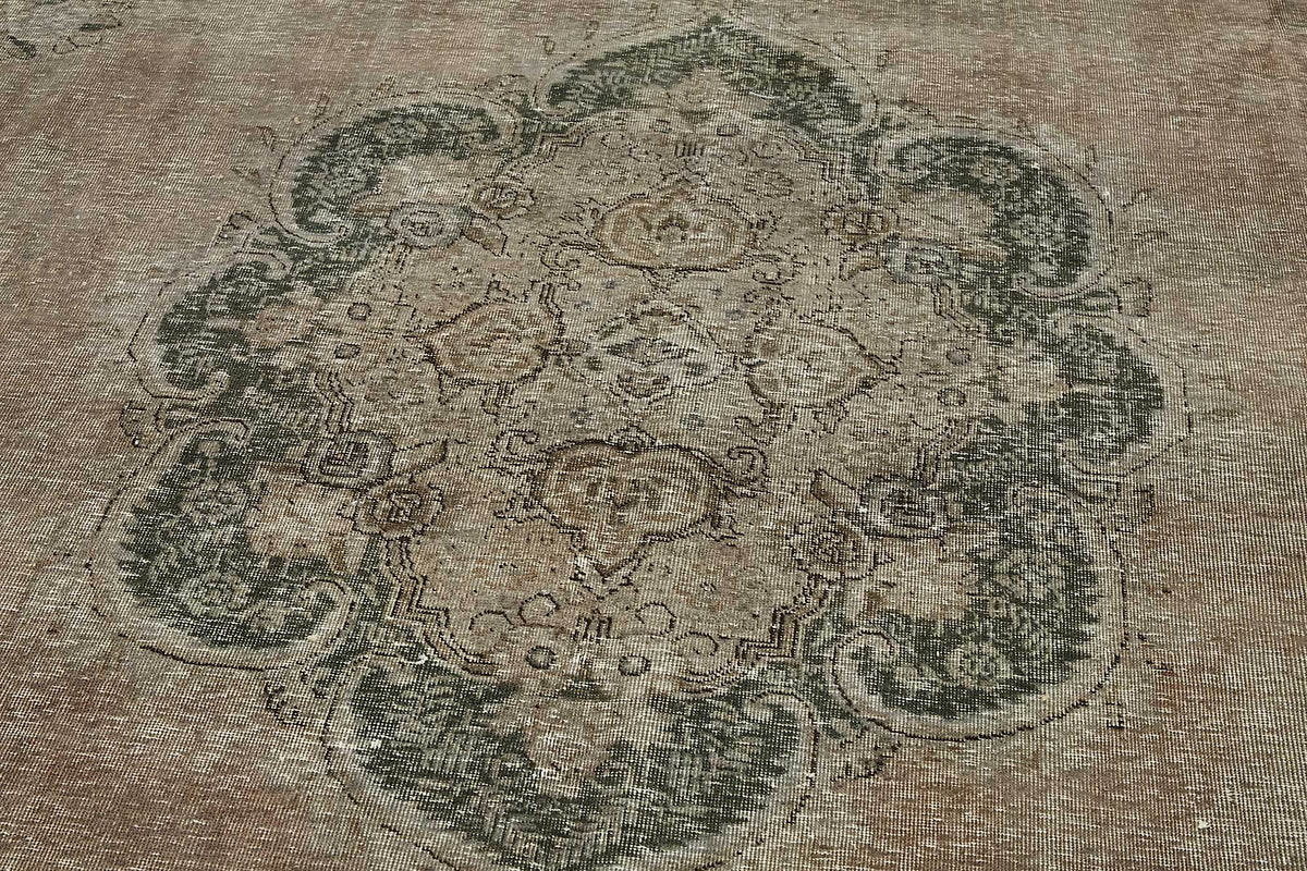 Zelko Gri Eskitme Halı Kahverengi Zeminli El Dokuma 287x387 cm – mekânda kullanım