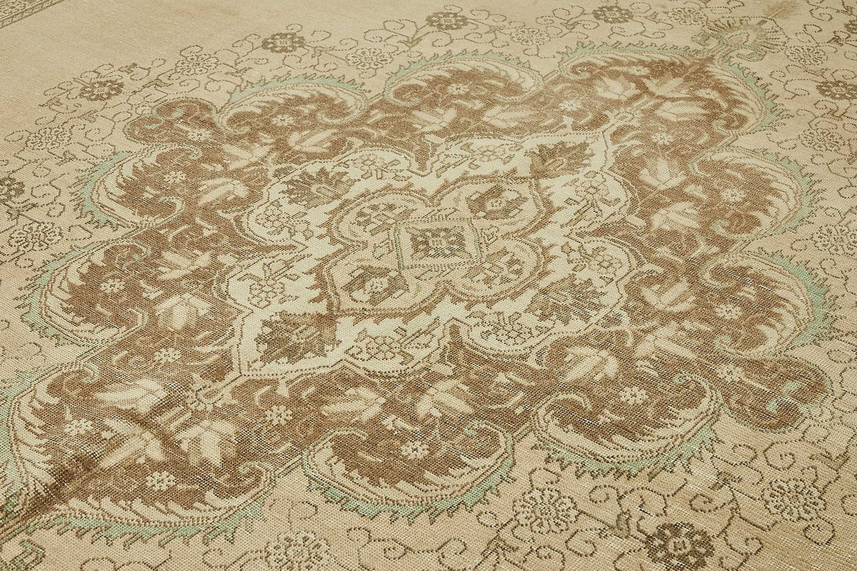 Rusvo Bej Kahverengi Madalyon Desenli Vintage El Dokuma Halı 283x385 cm – mekânda kullanım