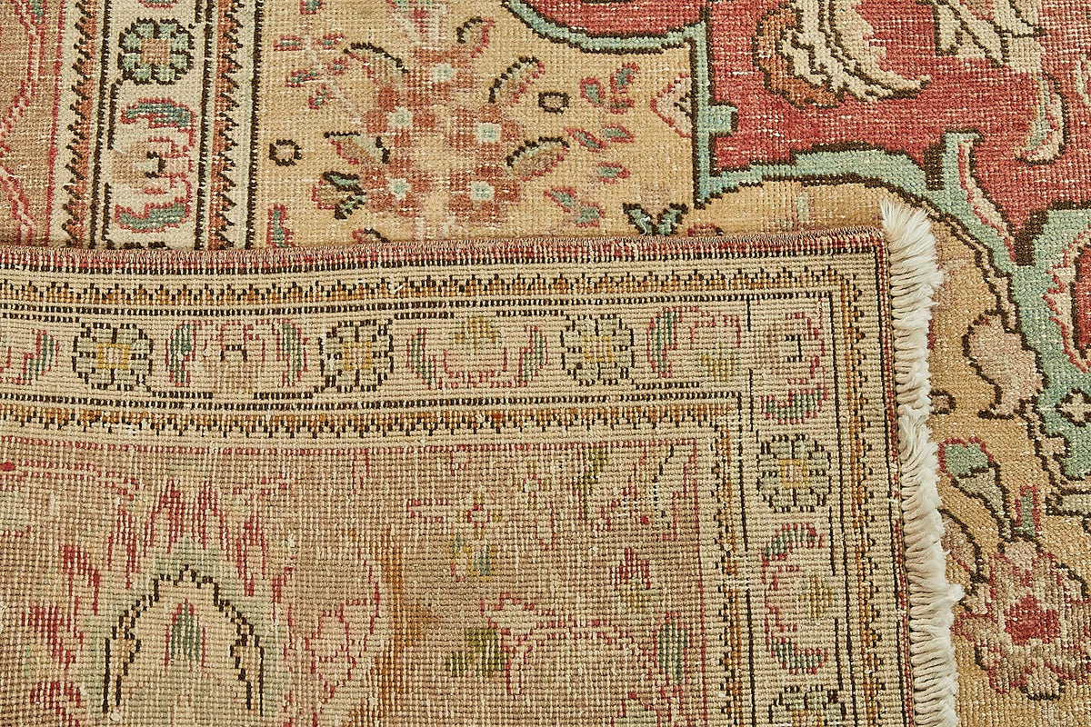Rusvo Vintage Kırmızı Bej Madalyon Desenli El Dokuma Halı 304x376 cm – arka yüz görünümü