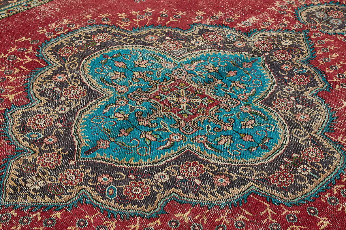Rusvo Vintage Kırmızı Madalyon Desenli El Dokuma Halı 290x394 cm – mekânda kullanım