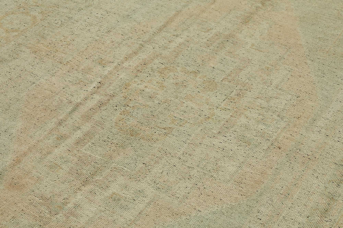 Kavale Bej Krem Madalyon Desenli El Dokuma Halı 167x272 cm – mekânda kullanım