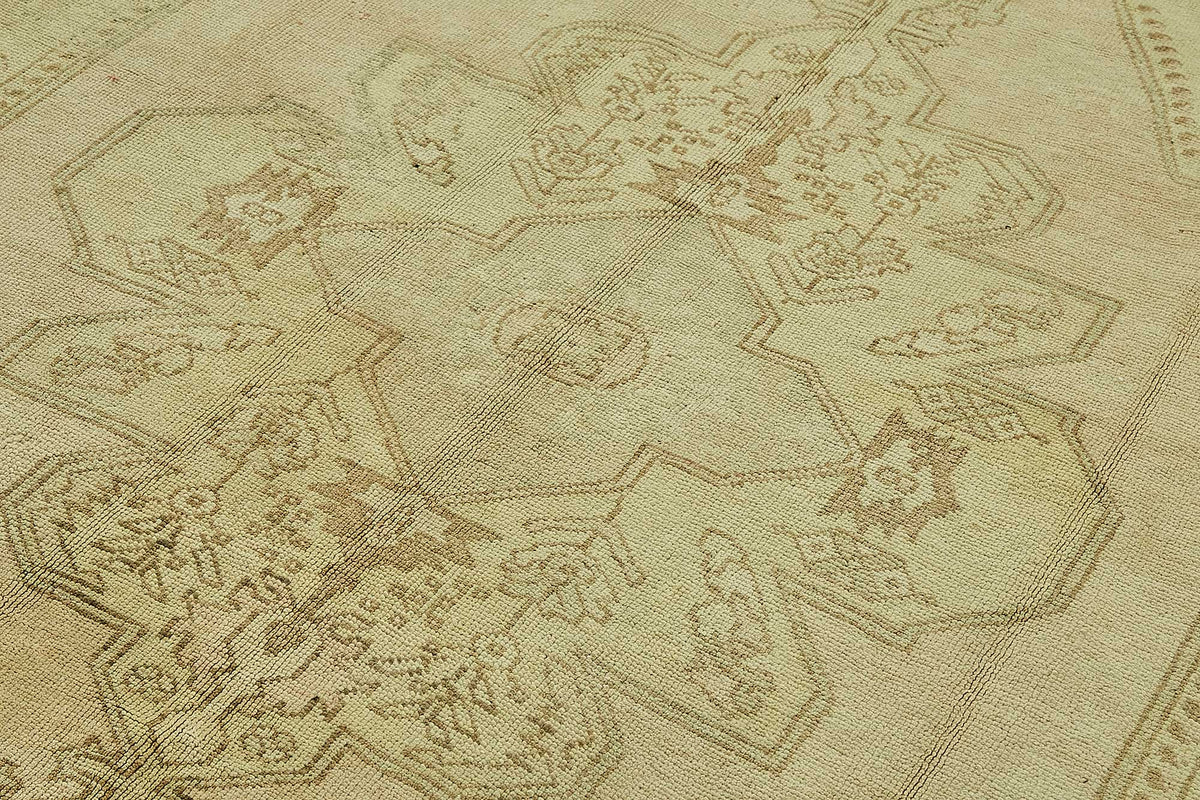 Kavale Madalyon Desenli Düz Kahverengi Halı 167x260 cm – mekânda kullanım