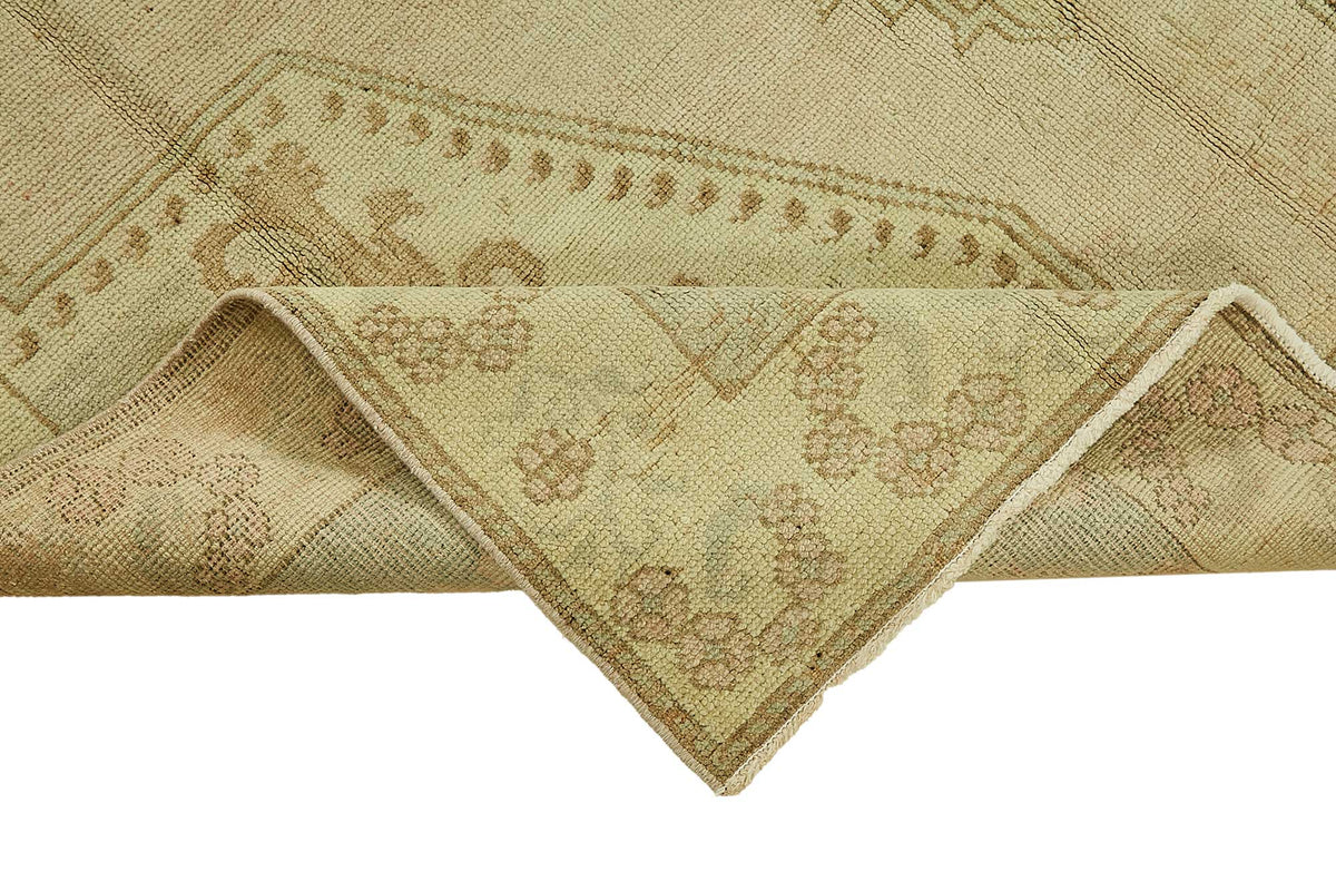 Kavale Madalyon Desenli Düz Kahverengi Halı 167x260 cm – kenar detayı
