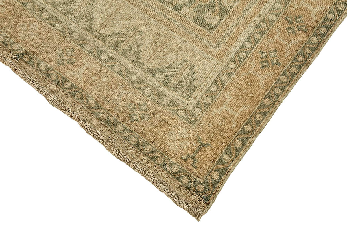 Kavale Adaçayı Yeşili Bej Madalyon Desenli Halı 177x324 cm – detay görünümü