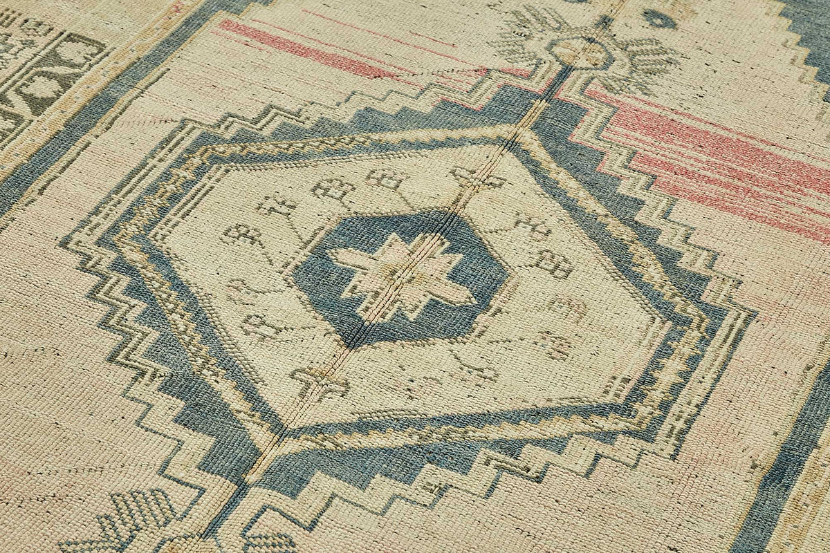 Kavale Geometrik Desenli Lacivert Bej Halı Etnik Dokuma 146x246 cm – mekânda kullanım