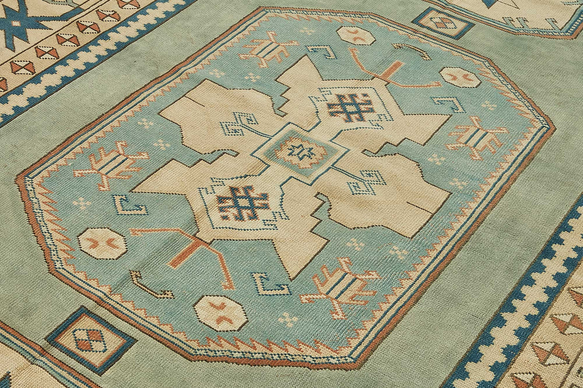 Kavale Turkuaz Bej Madalyon Desenli El Dokuma Halı 210x297 cm – mekânda kullanım