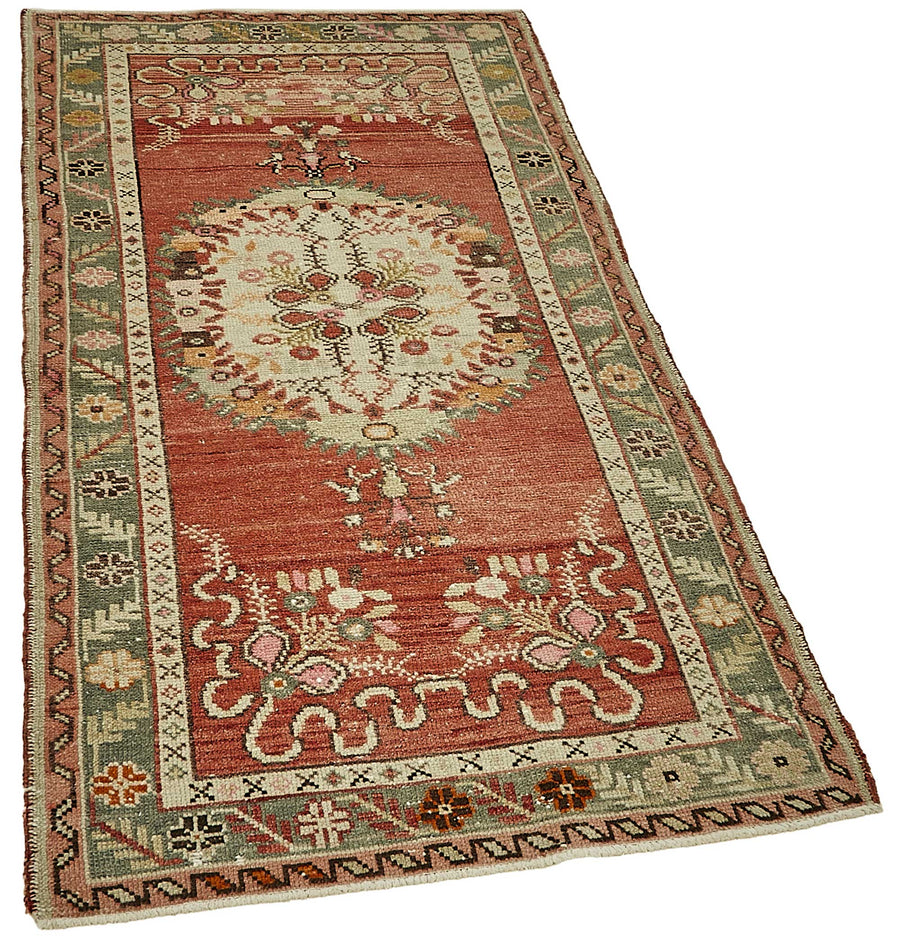 Gekro Kırmızı Madalyon Desenli Yün ve Pamuk Etnik Halı 85x161 cm – genel görünüm