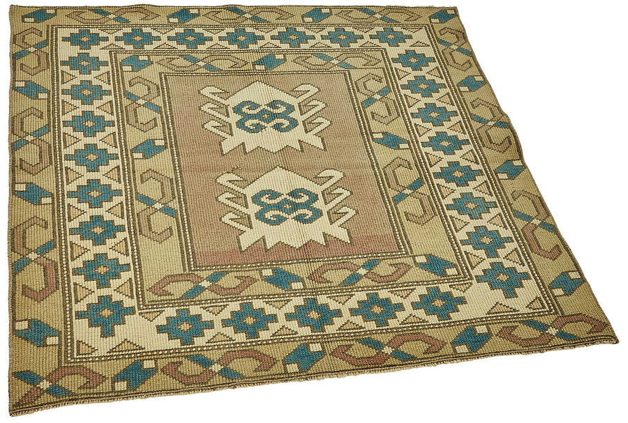 Gekro Bej Mavi Bordürlü Geometrik El Dokuma Halı 105x110 cm – genel görünüm