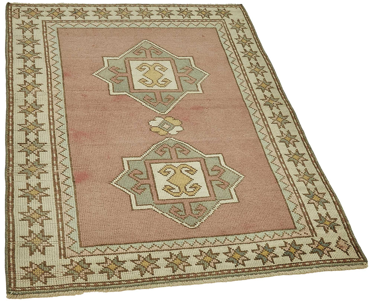 Gekro Gümüş Pembe Geometrik Desenli Etnik El Dokuma Halı 96x137 cm – genel görünüm