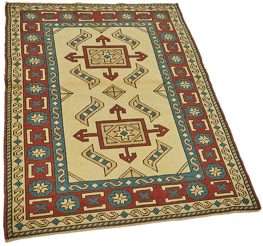 Gekro Sarı Bordo Madalyon Desenli El Dokuma Halı 84x105 cm – genel görünüm