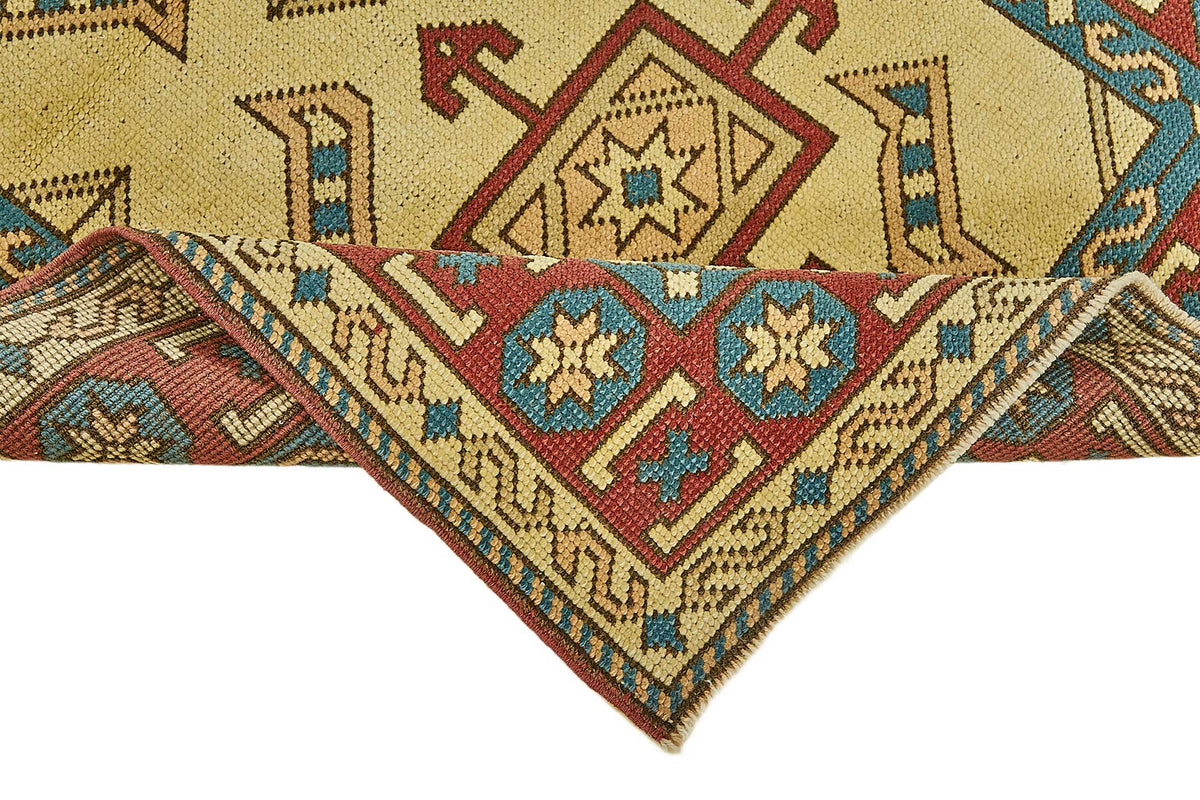 Gekro Sarı Bordo Madalyon Desenli El Dokuma Halı 84x105 cm – kenar detayı
